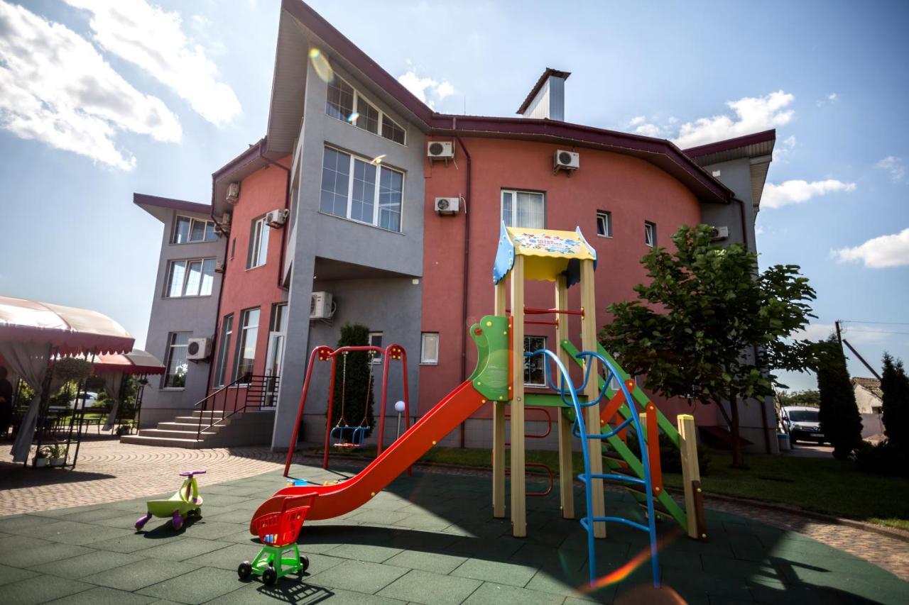 Dalos Sarny  Exterior foto